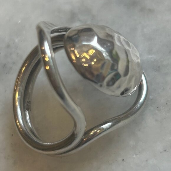 Gorgeous Hammered Sterling Silver Statement Women's Ring Oval design Size 8 - Picture 3 of 6